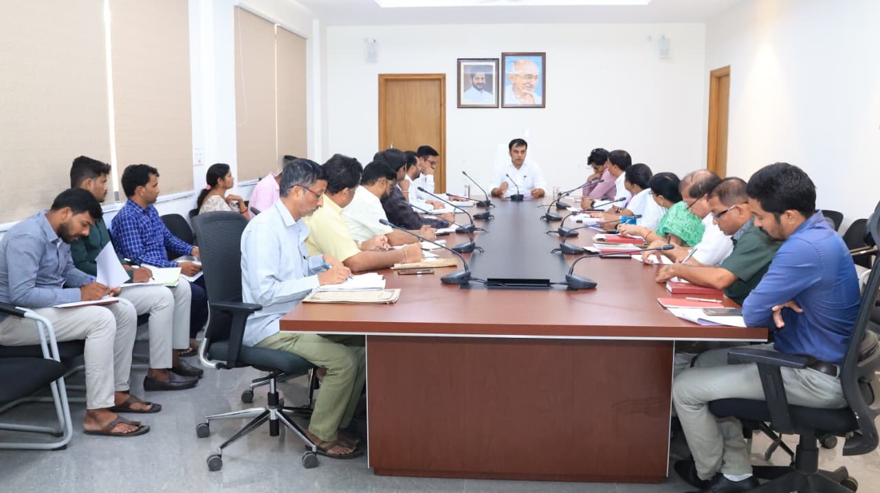  సాదాబైనామా పరిష్కారంలో  జాగ్రత్తగా వ్యవహరించాలి  జిల్లా కలెక్టర్ సందీప్ కుమార్ ఝా